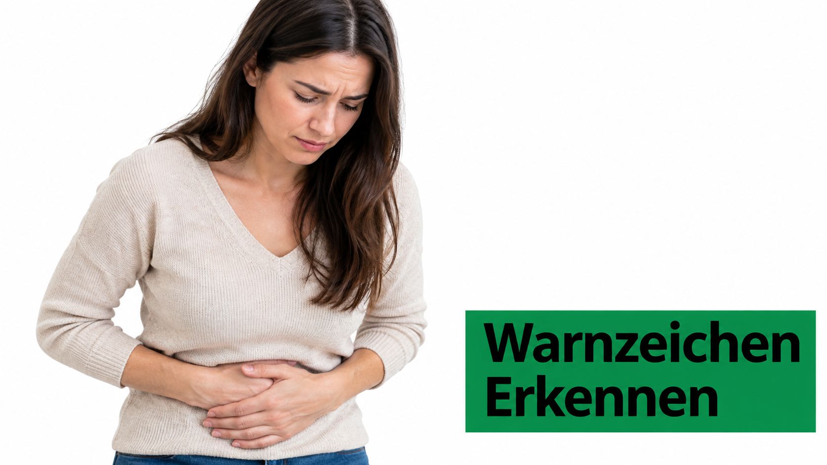 Eine Frau mit schmerzverzerrtem Gesichtsausdruck hält sich ihre Bauchregion, während sie unter Unterleibsbeschwerden leidet.